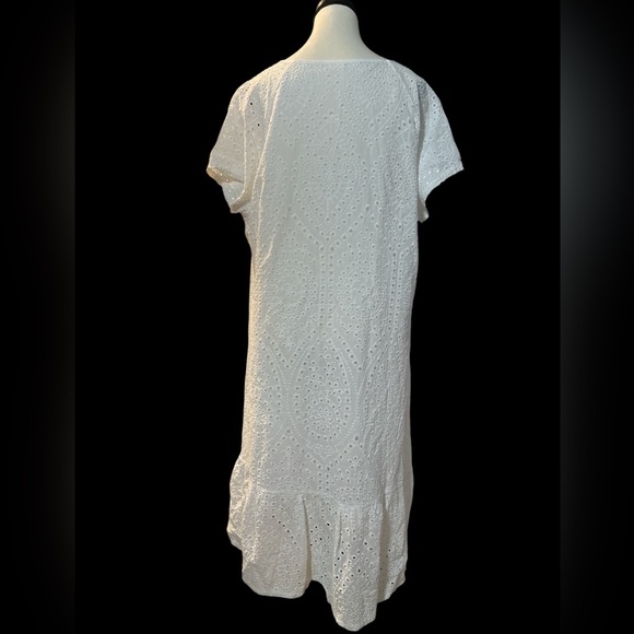 Elegant White Eyelet Midi Dress - Picture 6 of 6